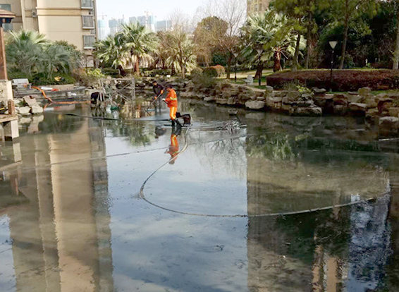 吉阳景观池淤泥清理