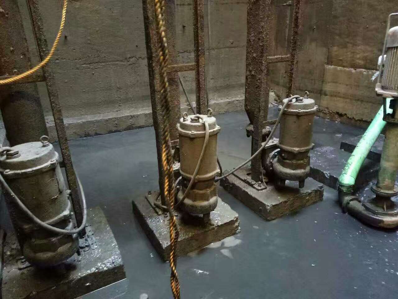 吉阳污水池清理