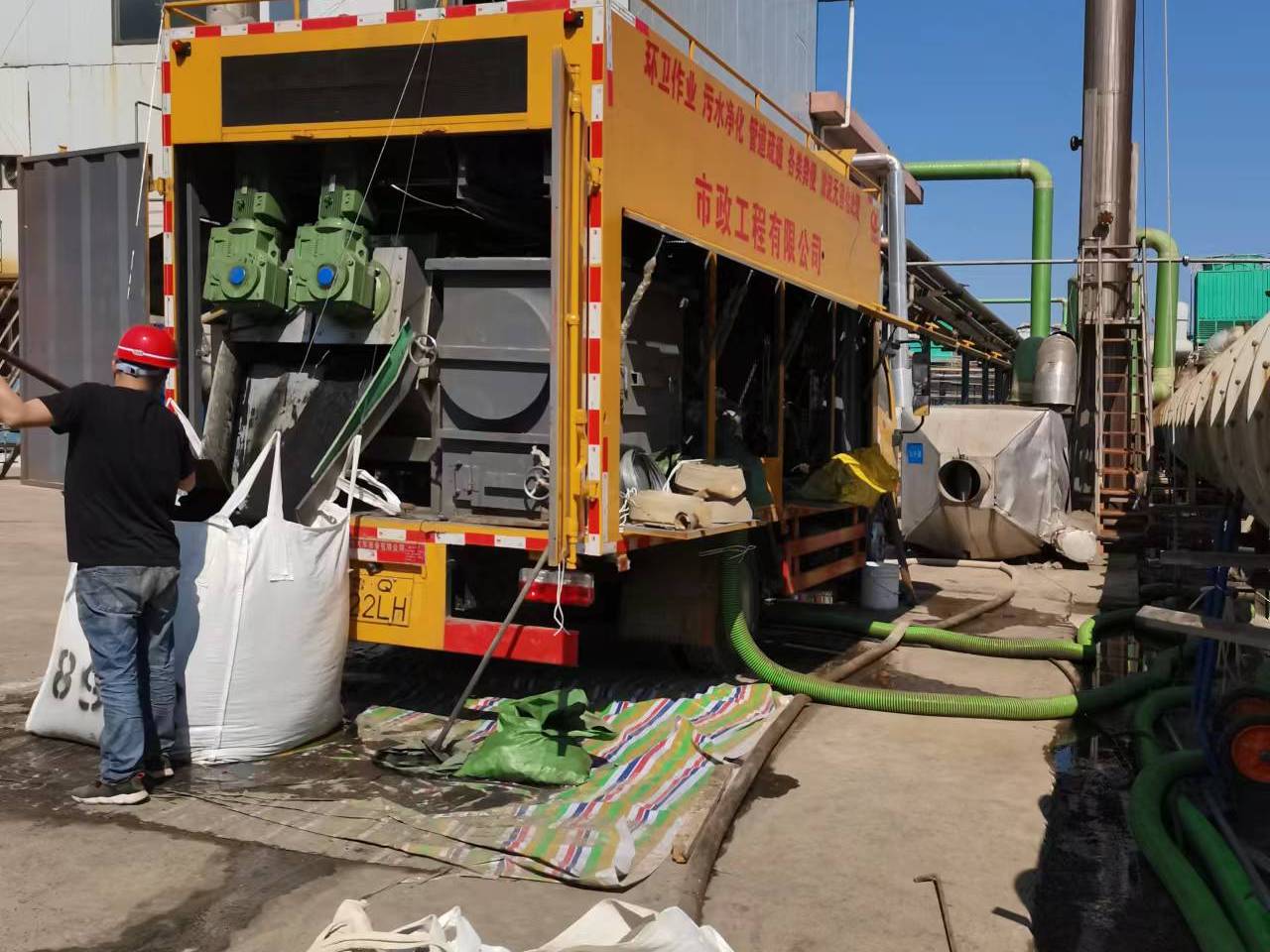 吉阳淤泥压干处理